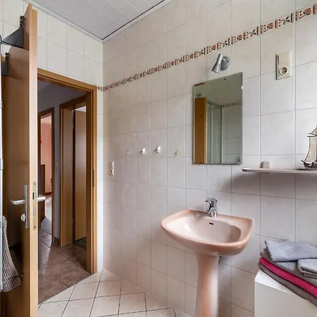Idyllische In Lichtenhain, Cleaning Included Apartment *