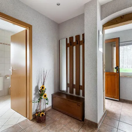 Idyllische In Lichtenhain, Cleaning Included Apartment